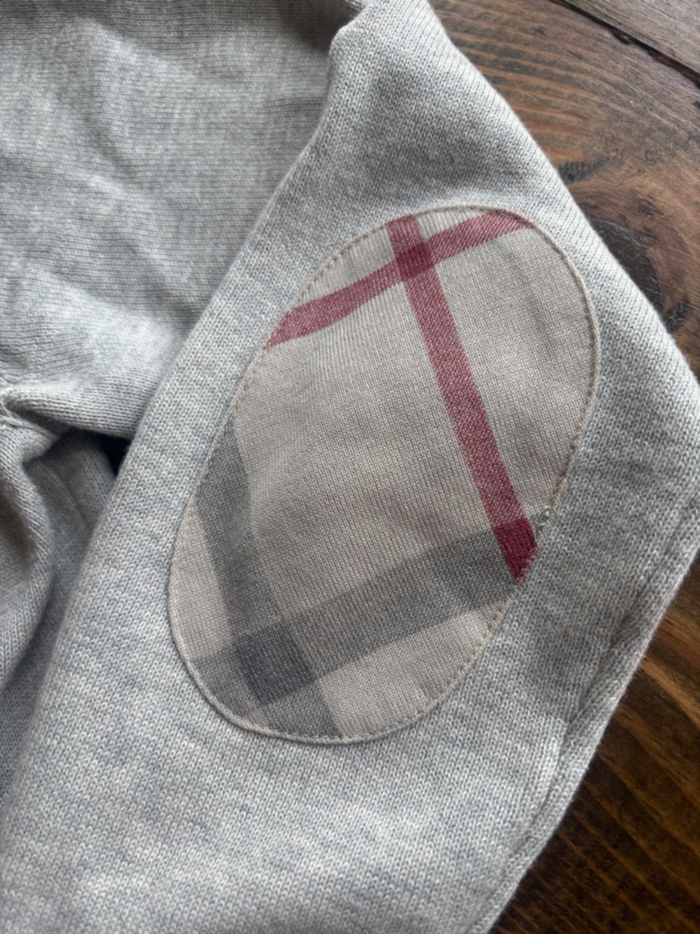 Burberry Light Gray V-Neck Cardigan with Plaid Elbow Patches M - Picture 3 of 4